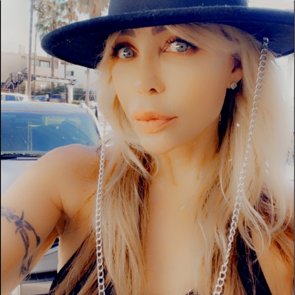 Revolve  western Bolero Hat with chain - Picture 3 of 3